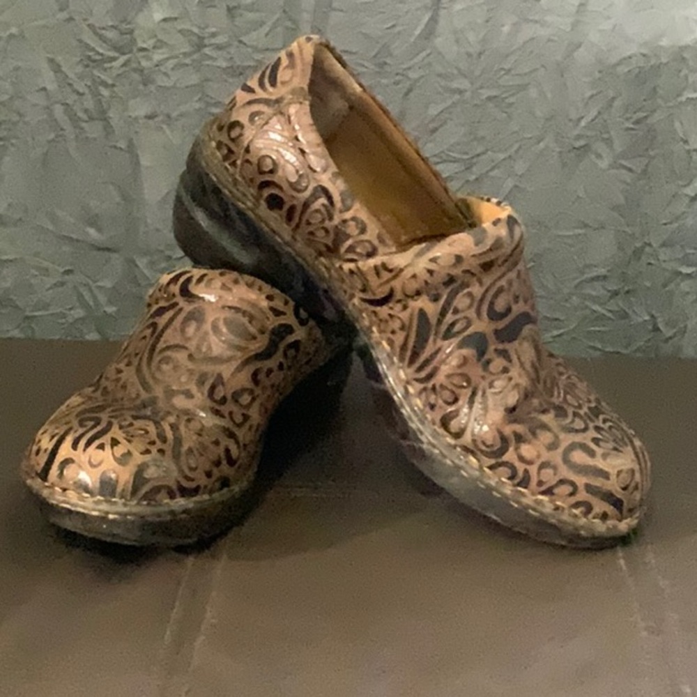 b.o.c. Embossed brown leather clogs